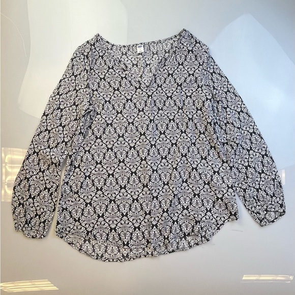 Tops - Old Navy long sleeve blouse r53-2
